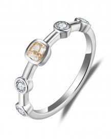 MULTI TONE CUSHION DIAMOND BAND (TR6057)